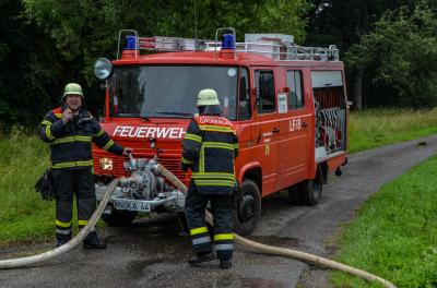 Schoenbronn: Landwirtschaftliche Firma in Vollbrand - Millionen Schaden 